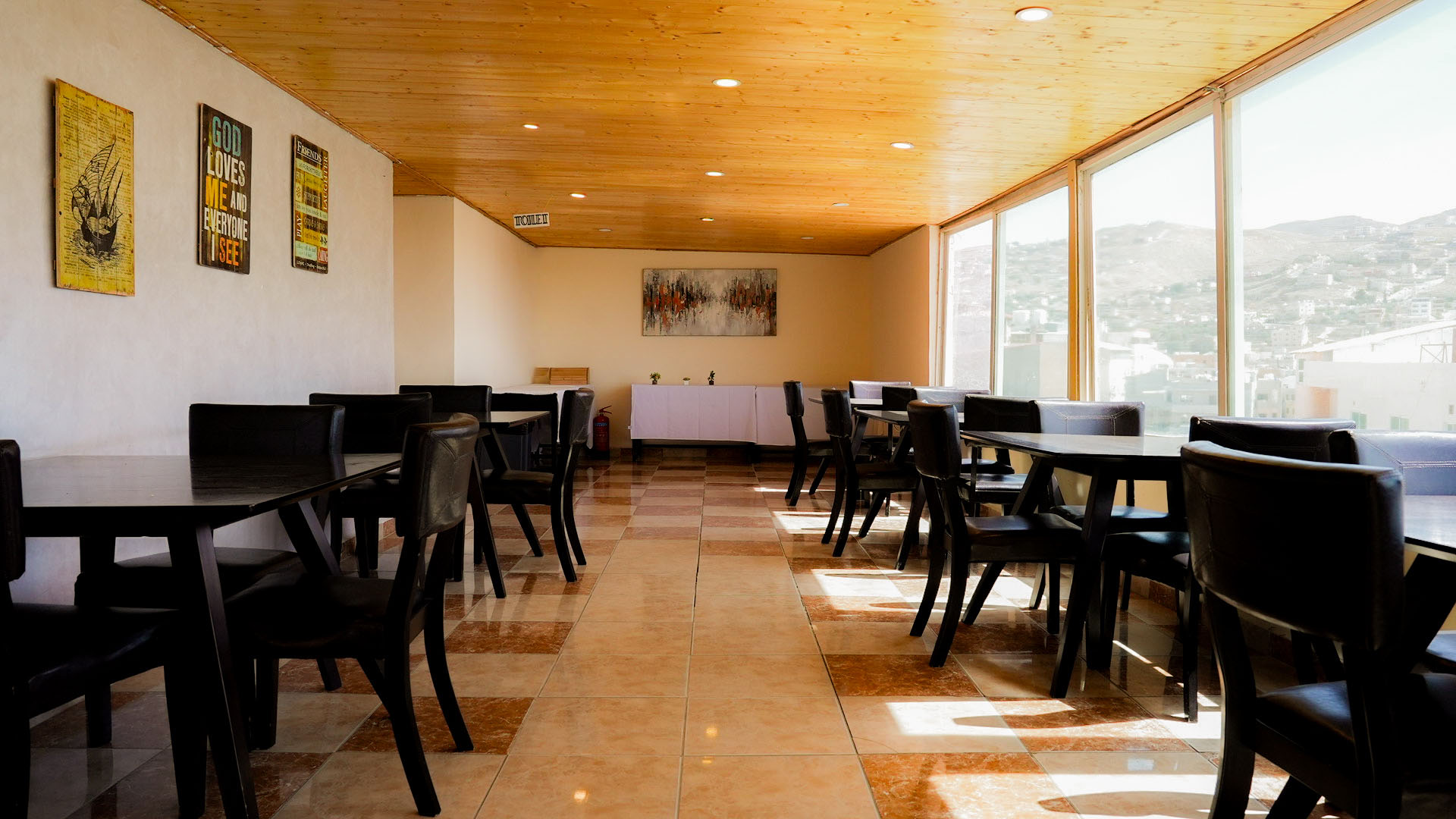 Bright restaurant with mountain views